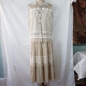 St. Joanne sustainable 2 pc lace trimmed vest and skirt, Large
